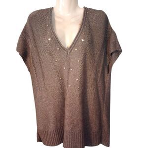 Short sleeve V neck sweater with stud accent